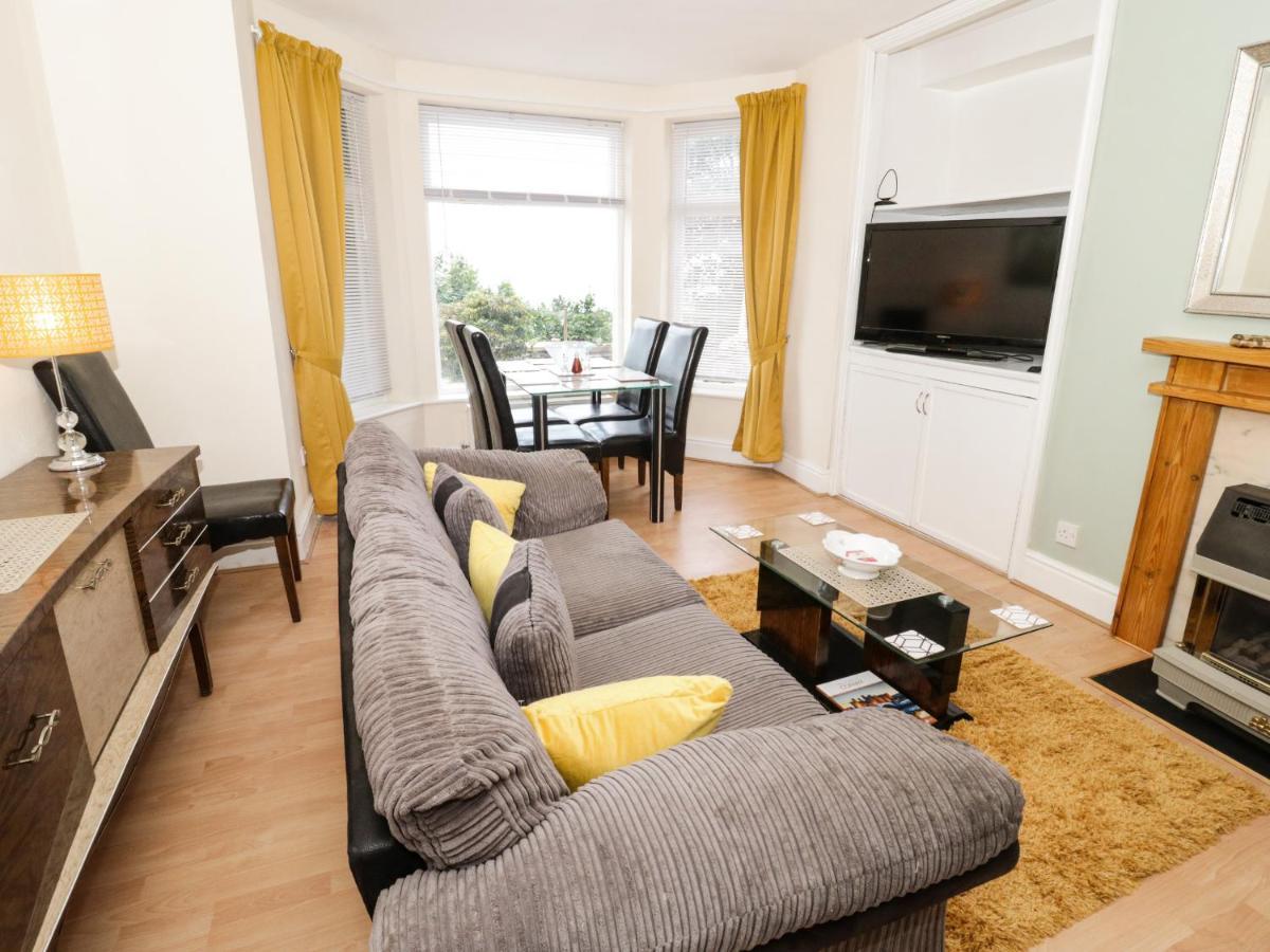 Llys Madoc, Basement Apartment Penmaenmawr ภายนอก รูปภาพ