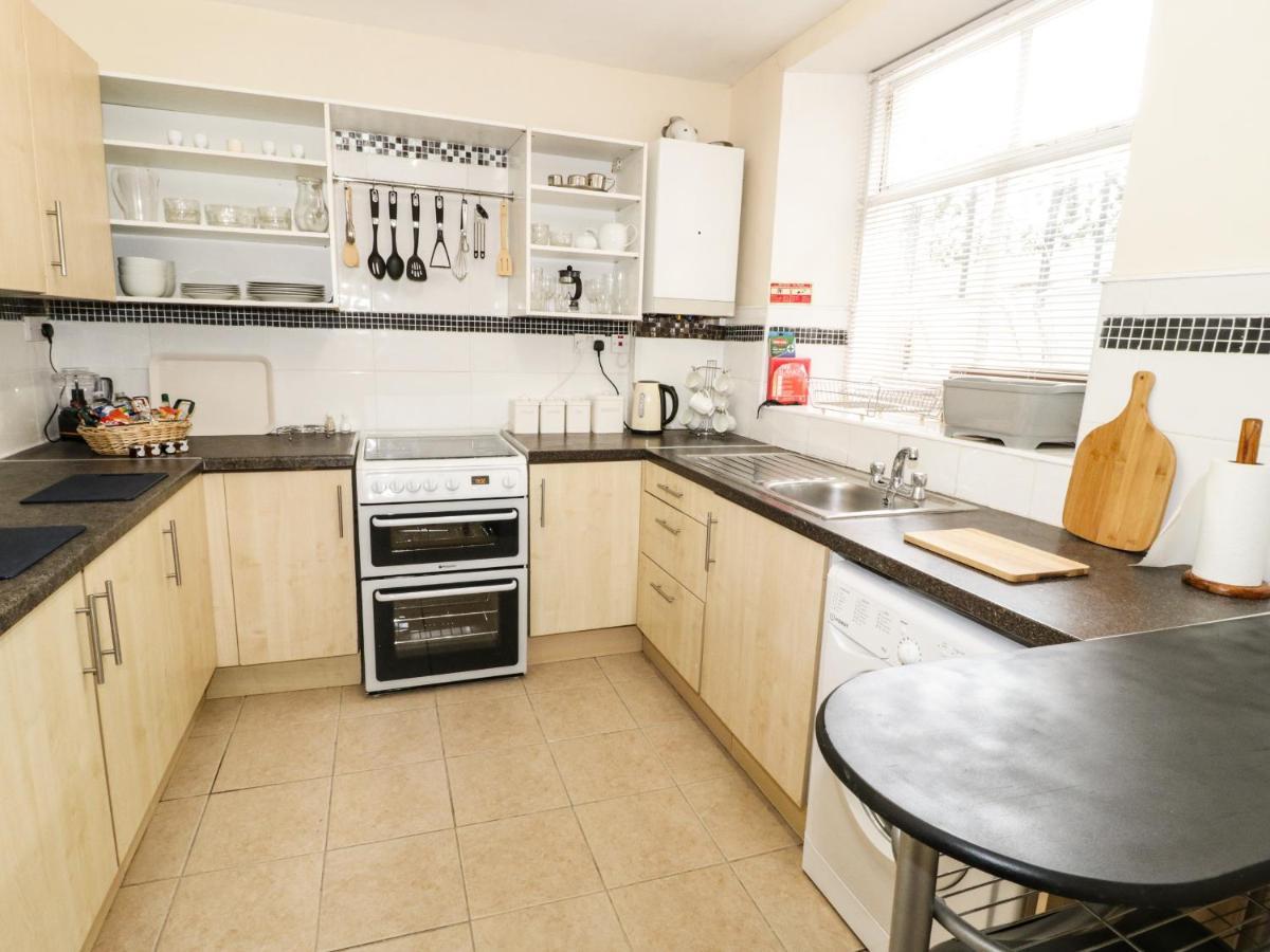 Llys Madoc, Basement Apartment Penmaenmawr ภายนอก รูปภาพ