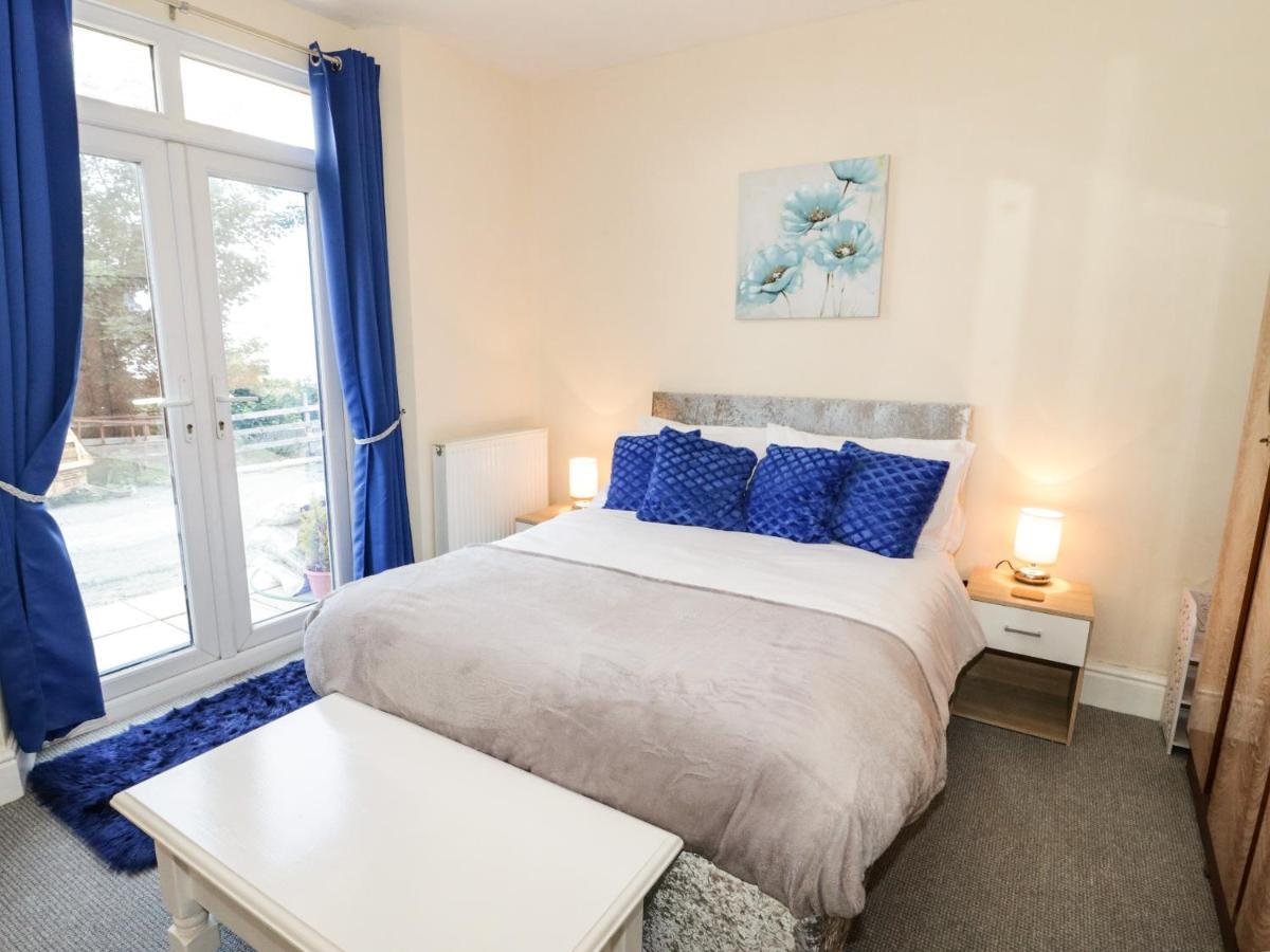 Llys Madoc, Basement Apartment Penmaenmawr ภายนอก รูปภาพ