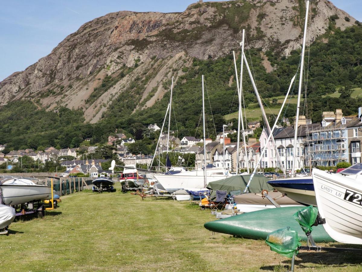 Llys Madoc, Basement Apartment Penmaenmawr ภายนอก รูปภาพ