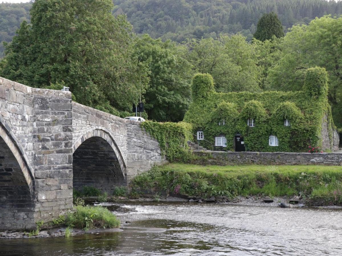 Llys Madoc, Basement Apartment Penmaenmawr ภายนอก รูปภาพ